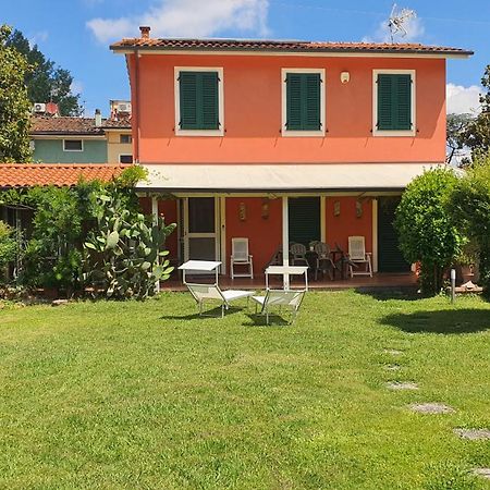 ルッカ La Casa Delle Buone Lettureヴィラ エクステリア 写真