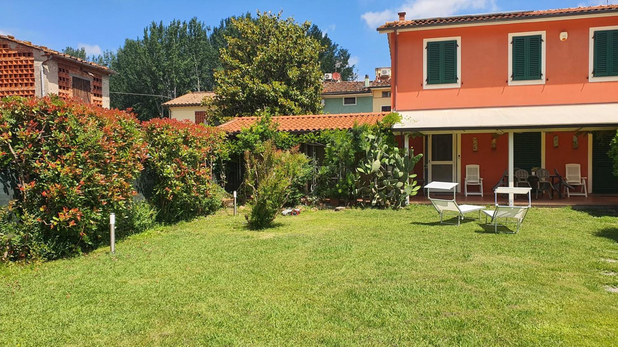 ルッカ La Casa Delle Buone Lettureヴィラ エクステリア 写真