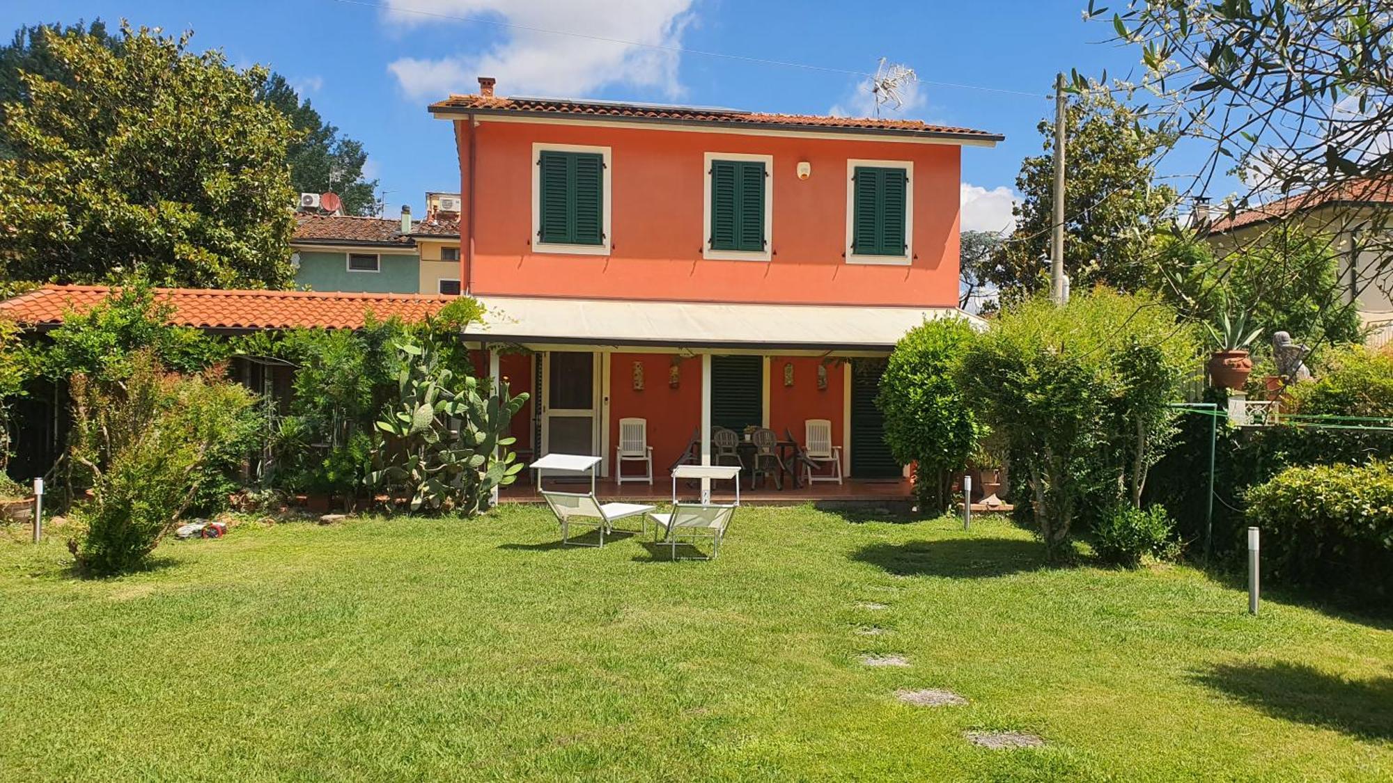 ルッカ La Casa Delle Buone Lettureヴィラ エクステリア 写真
